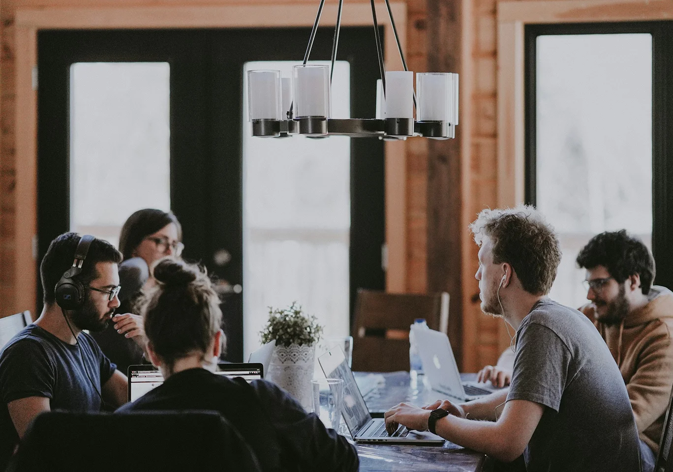 SaaS MVP Development: From Idea to First Users article artwork